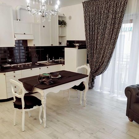 Alloggio Turistico Giulietta E Romeo - Intero Appartamento - Villafranca Di Verona, Zimmer, Holiday Rooms Exterior foto