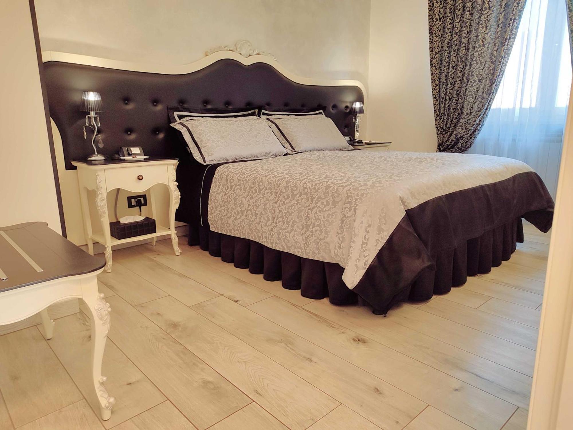 Alloggio Turistico Giulietta E Romeo - Intero Appartamento - Villafranca Di Verona, Zimmer, Holiday Rooms Exterior foto